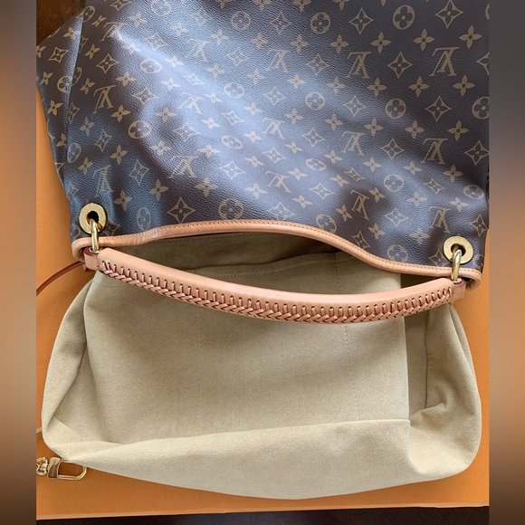 Louis Vuitton Artsy GM Bag - Picture 2 of 13